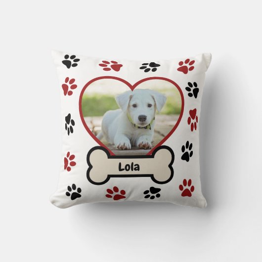 かわいいペット犬の写真ハート赤と黒の前足のパターン クッション (正面)