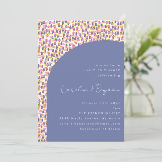 かわいいペリウィンクルパープル抽象芸術ドットカップルシャワー 招待状 (スタンド正面)