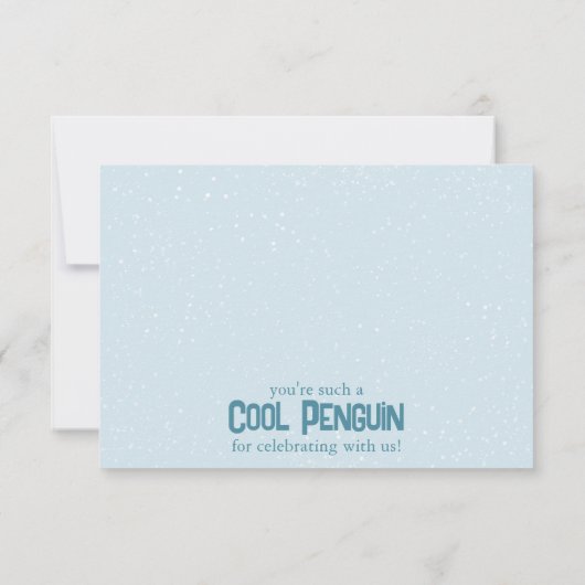 かわいいペンギンが子供の誕生日写真を祝う サンキューカード (裏面)