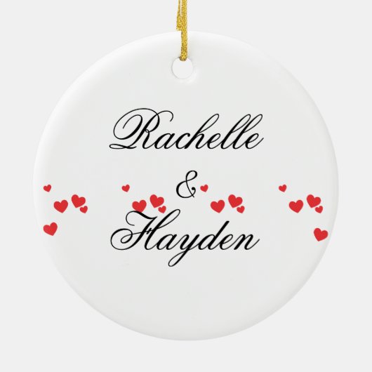 かわいいペンギンのカップルの結婚式の第1クリスマスのオーナメント セラミックオーナメント (裏面)