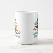 かわいいペンギンの冬は雪そり付き合う コーヒーマグカップ (中央)