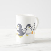 かわいいペンギン愛好家の動物 ボーンチャイナマグカップ (正面右)