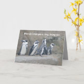 かわいいペンギン、勇気付けられる、または自分の言葉 カード (黄色い花)