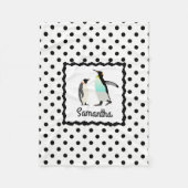 かわいいペンギン、B&Wの水玉模様は、wの名前を個人化します フリースブランケット (正面)