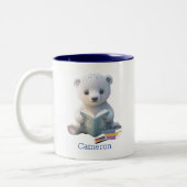 かわいいホッキョクグマ読の本パーソナライズされた ツートーンマグカップ (左)