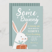 かわいいホワイトバニーソフバニーターニングワン誕生日 招待状 (正面/裏面)