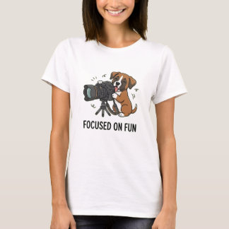 かわいいボクサーパピー写真家 フォーカスした楽しみ グラフィック Tシャツ