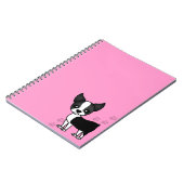 かわいいボストンテリアの漫画の足のプリント-ピンク ノートブック (左側)