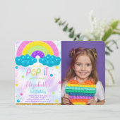 かわいいポップ・アートのit誕生日フォト招待状 招待状 (スタンド正面)
