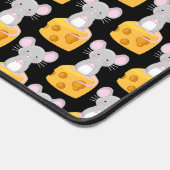 かわいいマウスとチーズパターンをテーマにした デスクマット (コーナー)