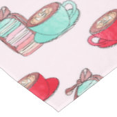 かわいいマカロンとカプチーノ |パステル |モノグラム テーブルクロス (アングル)