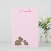 かわいいママとベビーバニーインクローバーピンク 便箋 (スタンド正面)