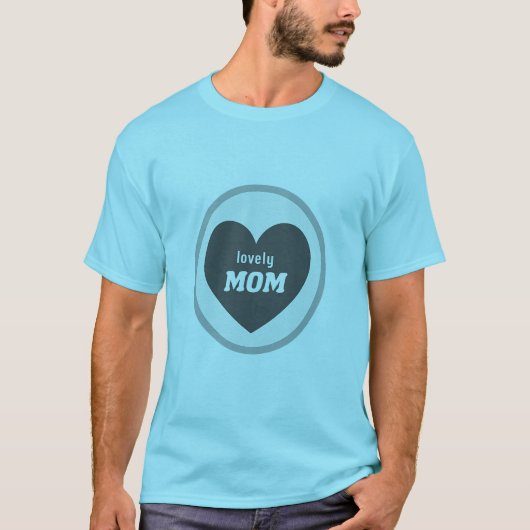 かわいいママ ハート バッジ Tシャツ デザイン。 (正面)