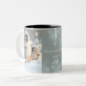 かわいいママ&ベビーペンギンスノーパーソナライズされた ツートーンマグカップ (正面左)