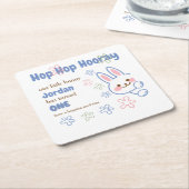 かわいいマンガのバニーが1人の男の子を1歳の誕生日に スクエアペーパーコースター (アングル)