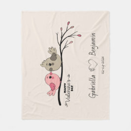 かわいいマンガのラブバードを枝にバレンタインデー フリースブランケット