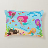 かわいいマンガの人魚の小さな女の子が海中 アクセントクッション (裏面)