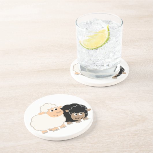 かわいいマンガの羊のコースターを2つ コースター (側面)