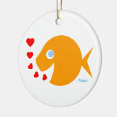 かわいいマンガの金魚キスとラブメッセージ セラミックオーナメント (左)