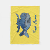 かわいいマンガの青クジラ フリースブランケット (正面)