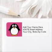 かわいいマンガペンギンのピンクと黒 ラベル (インサイチュ)