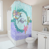 かわいいマーメイドウォーターカラーティール(緑がかった色)&パープルモノグラム シャワーカーテン (インサイチュ)