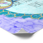 かわいいマーメイドウォーターカラーティール(緑がかった色)&パープルモノグラム ポスター (角)