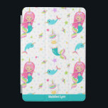 かわいいマーメイドビーチガールパーソナライズされたキッズ iPad MINIカバー<br><div class="desc">可愛い人魚と海ナールキッズiPadケースかわいいビーチ女の子パターン。ピンク色のかわいらし髪の人魚とナチュラルで泳ぐ美しいユニコーンの人魚。小ガーリー学児のiPadカバー。</div>