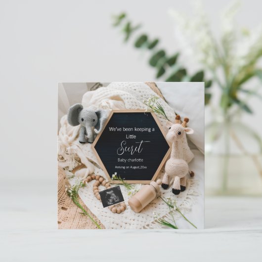 かわいいミニマル中立的な妊娠の発表 招待状 (スタンド正面)