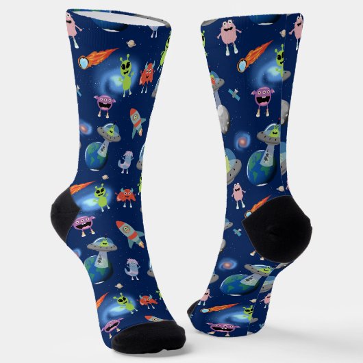 かわいいモダンエイリアンモンスターズスペースキッズ柄 ソックス (傾斜あり)