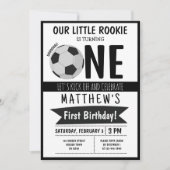 かわいいモダンサッカーボールリボン子供たち1歳の誕生日 招待状 (正面)