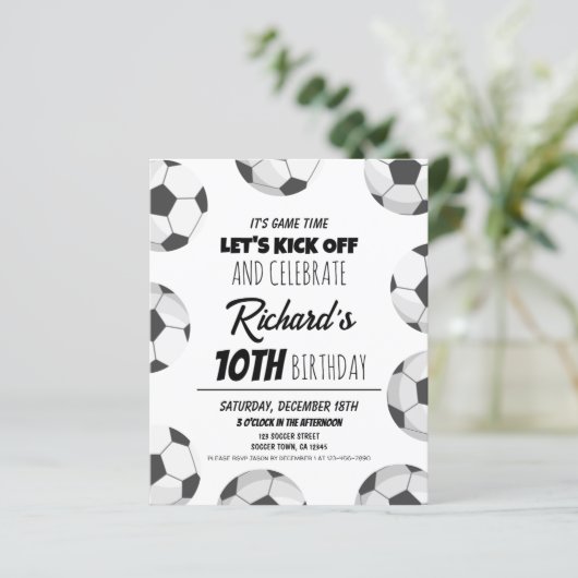 かわいいモダンサッカー予算誕生日招待状 (スタンド正面)