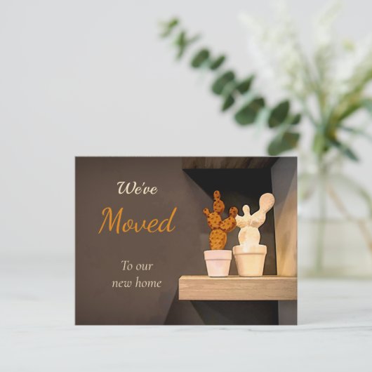 かわいいモダンサボテン引っ越しました新しいアドレスの移動 ポストカード (スタンド正面)