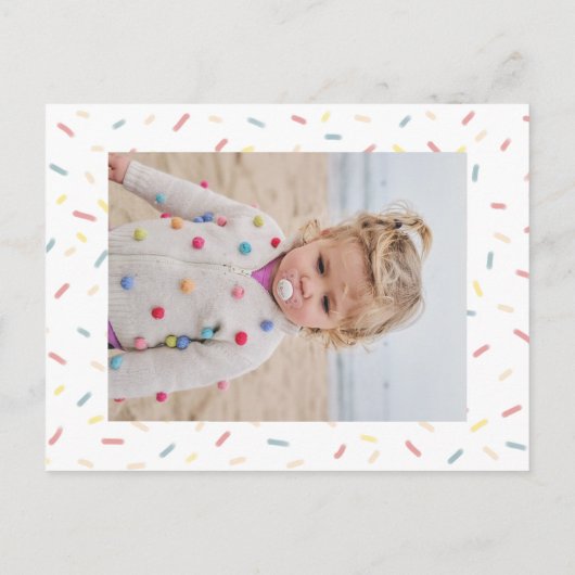 かわいいモダンパステルドーナツ写真ファースト誕生日 インビテーションポストカード (裏面)