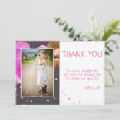 かわいいモダンピンクの泡の子供の誕生日写真 サンキューカード (スタンド正面)