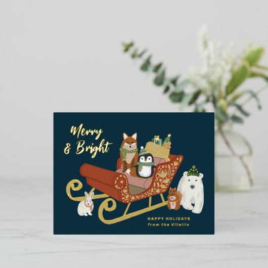 かわいいモダン動物の友達とそりのクリスマス 箔シーズンポストカード (立ち正面)