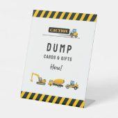 かわいいモダン建築カードとギフトシンボルや象徴 台座サイン (正面)