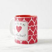 かわいいモダン赤いハートバレンタインデーのギフト ツートーンマグカップ (正面左)