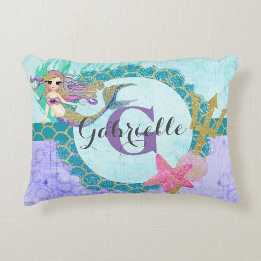 かわいいモノグラムマーメイドティール（緑がかった色）&パープルウォーター色 アクセントクッション (正面)