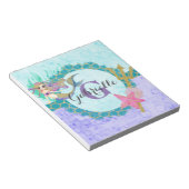 かわいいモノグラムマーメイドティール(緑がかった色)&パープルウォーター色 ノートパッド (アングル)