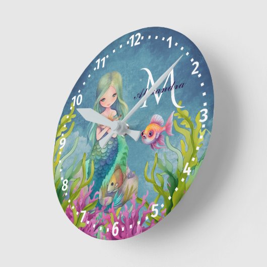 かわいいモノグラム名の水の色マーメイド ラウンド壁時計 (傾斜)