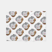 かわいいモルモットの顔 フリースブランケット (正面(横))