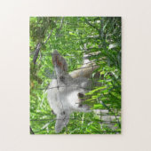 かわいいヤギが柵から覗き込む ジグソーパズル (縦)