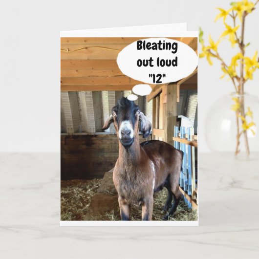かわいいヤギが「第12回誕生日のお願い」カードで大声で鳴く カード (黄色い花)
