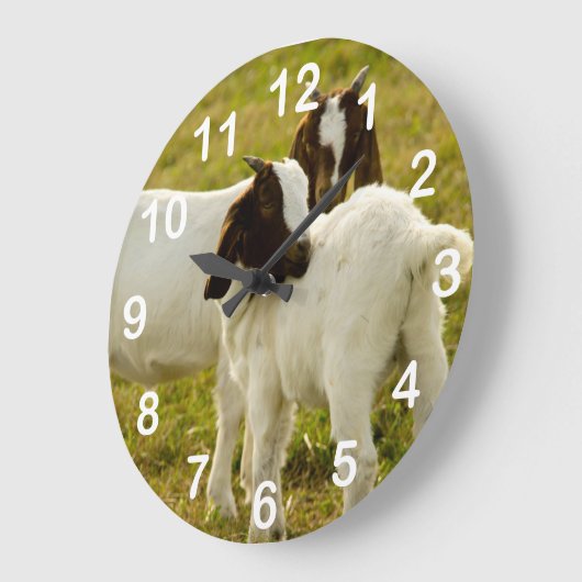 かわいいヤギたちが群がる動物たち ラージ壁時計 (傾斜)