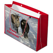 かわいいヤギ雪写真クリスマス ラージペーパーバッグ (正面アングル)