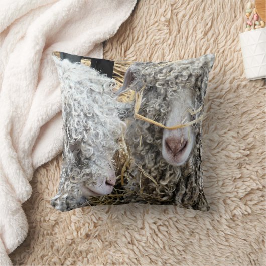 かわいいヤギ クッション (ブランケット)