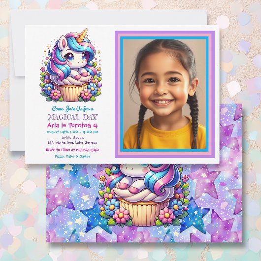 かわいいユニコーンとカップケーキチャイルドの写真誕生日 招待状