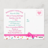 かわいいユニコーンとピンクのキャンディースプリンクルズの誕生日 ポストカード (裏面)