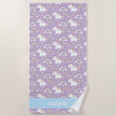 かわいいユニコーンの虹の女の子の紫色のビーチタオル ビーチタオル (正面)